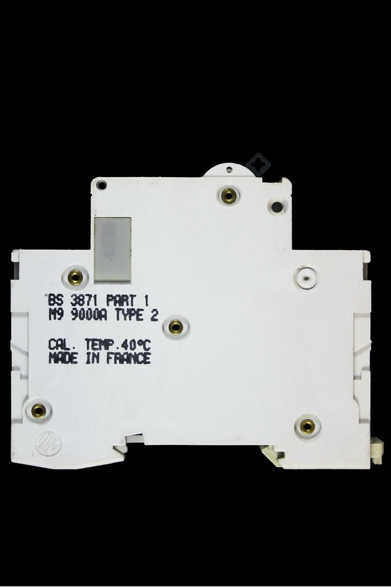 Interruttore Magnetotermico Merlin Gerin MULTI9 C60H 20A 1 Polo Tipo 2 Usato