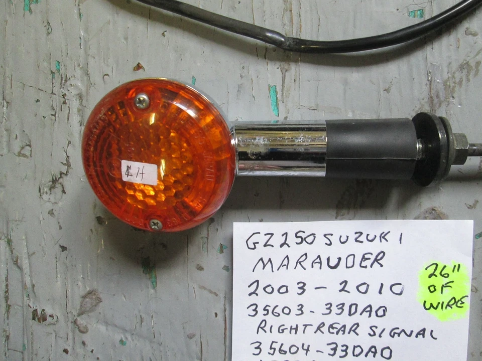 SEÑALES TRASERAS IZQUIERDA/DERECHA OEM SUZUKI GZ250 MERODEADOR, 35603-33DA0 / 35604-33DA0 Foto 3 de 4
