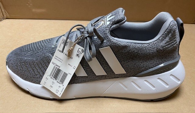 ADIDAS - Men's Swift Run 22 - Pair - Shoes - SIZE 10 -  ***NEW IN THE BOX***