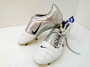 total 90 3 football boots