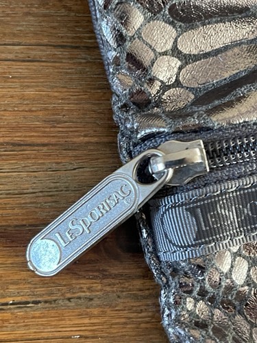Lesportsac Crossbody Bag Kylie Silver Metallic Snake Print Purse 9” X 7” EUC - Picture 4 of 21