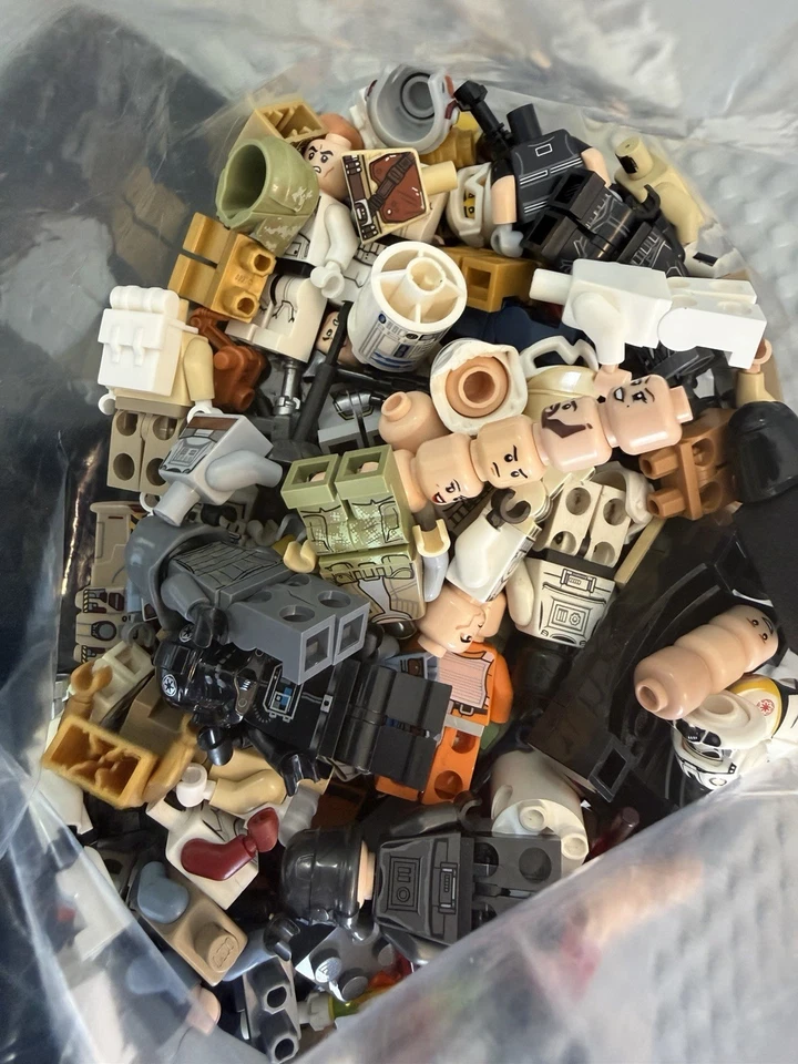 Enorme lote de piezas y accesorios de minifiguras de Star Wars 1 lb Foto 4 de 4