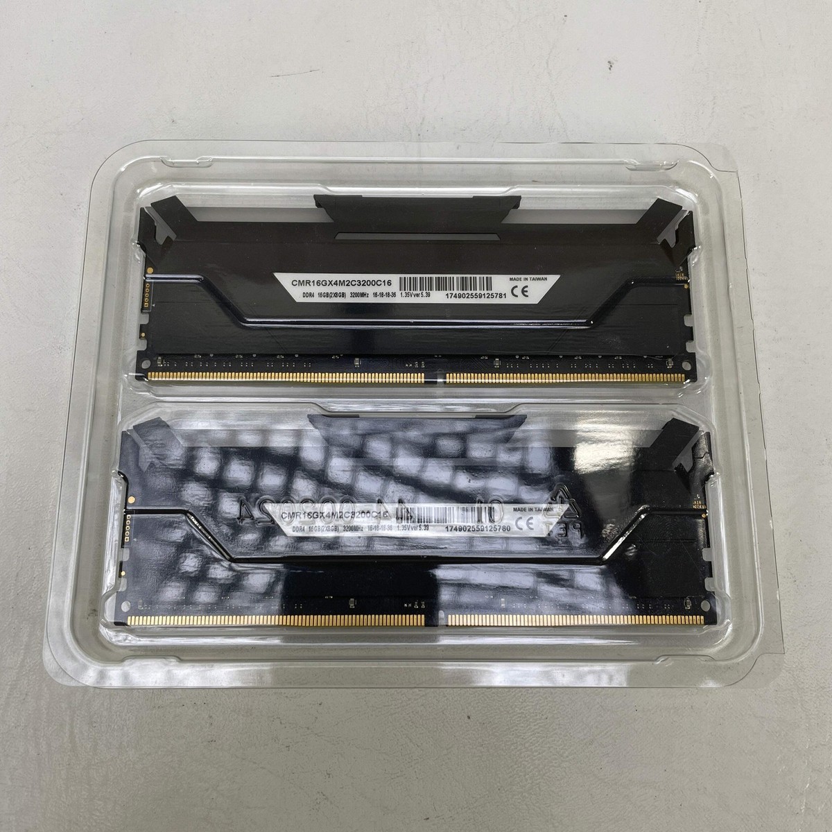 Corsair Vengeance RGB 16GB (2 x 8GB) DIMM DDR4 3200 (PC4 25600