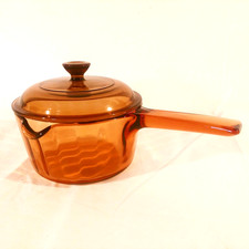 Pyrex Vision Ware Amber Sauce Pan 1 Liter Facet Spout Corning With Lid USA Made