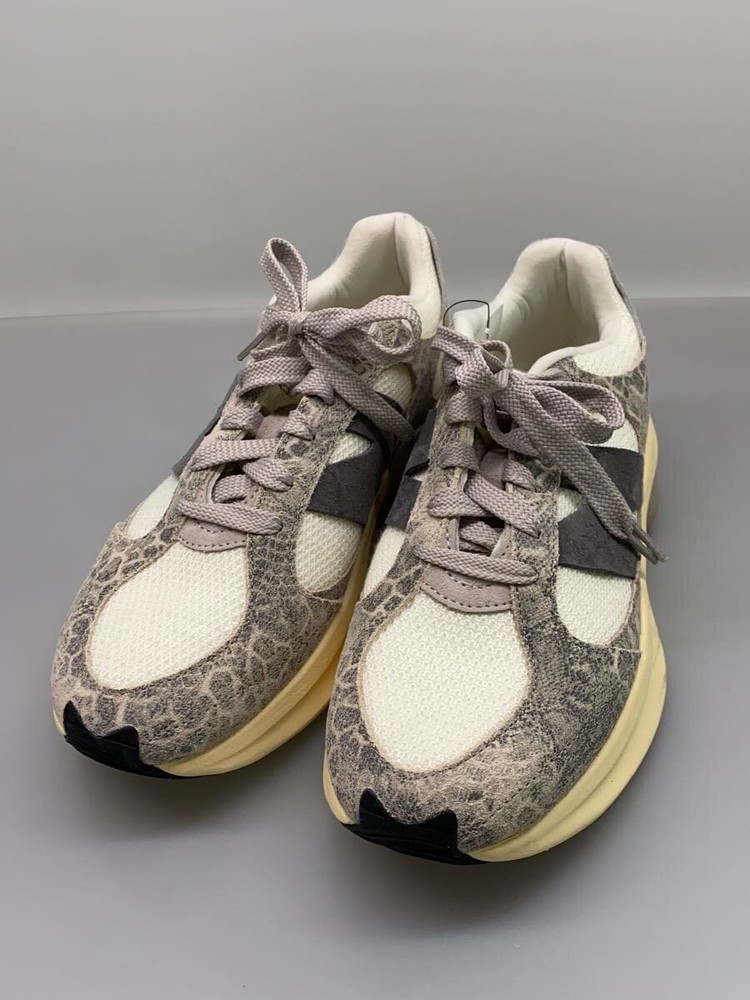 New Balance Low Cut Sneakers in Silver with Uwrap Design