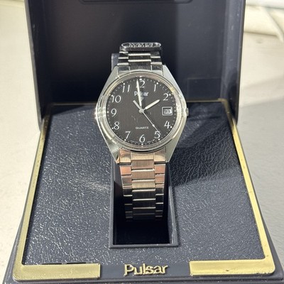 PULSAR Silver Tone Date Classic Dress/ Quartz  Watch, Y147-8009 New Old Stock