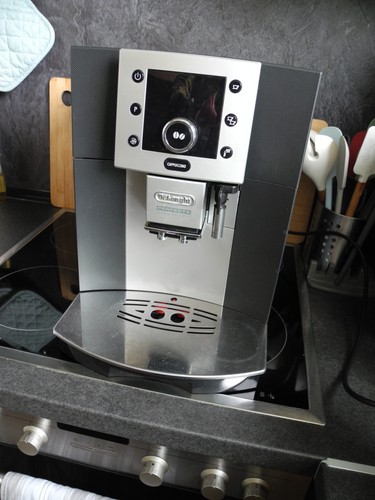 Delonghi perfecta Cappuccino ESAM 5500 T Titanium Optik funktioniert super !