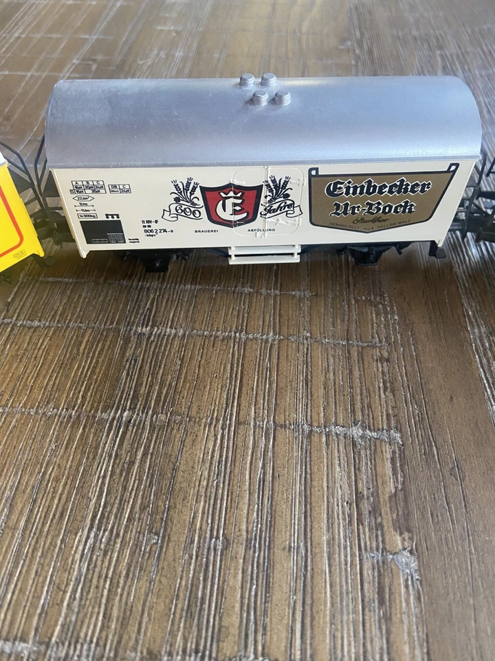 Lot Of 4 Marklin HO Refrigerated Beer Box Cars Western Germany - Nice Condition - Image 3 of 4