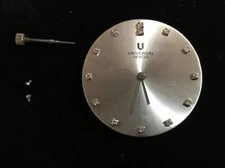 Vintage UNIVERSAL GENEVE 820 17j Men’s Watch Good Staff Works for Parts/Repair