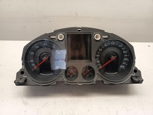 VW Passat 3C original Kombiinstrument Tacho 1.6 75kW Benzin Bj 2006