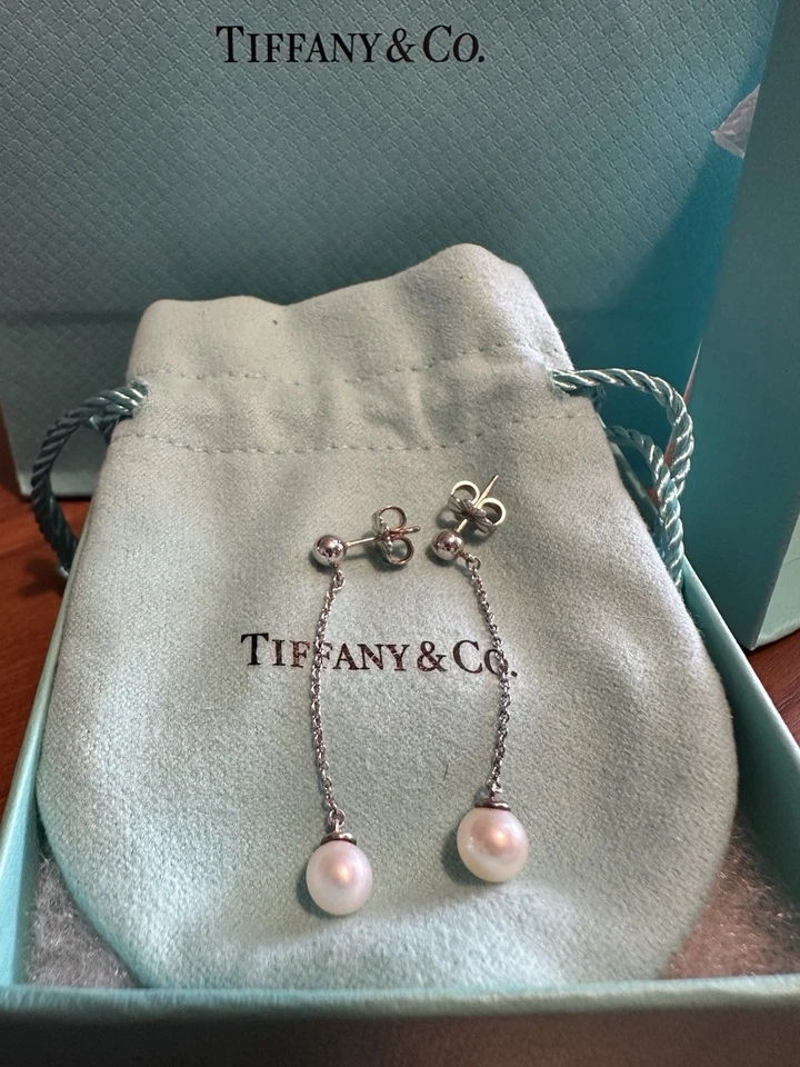 Pendientes colgantes de perlas de plata de 1,8 g de la colección Tiffany & Co. Ziegfeld Foto 3 de 3