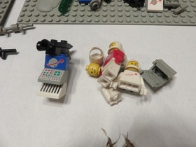 Lego Classic Space Inter-Galactic Command Base 6971 w/ instructions