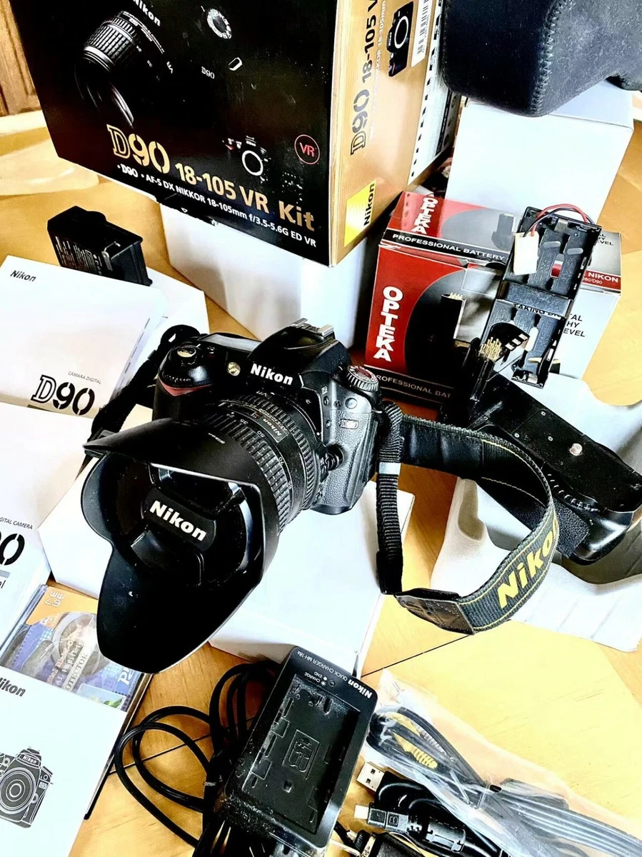 Nikon D90 Kit 12.3MP VR 18-105 mm Lens + 8GB SD