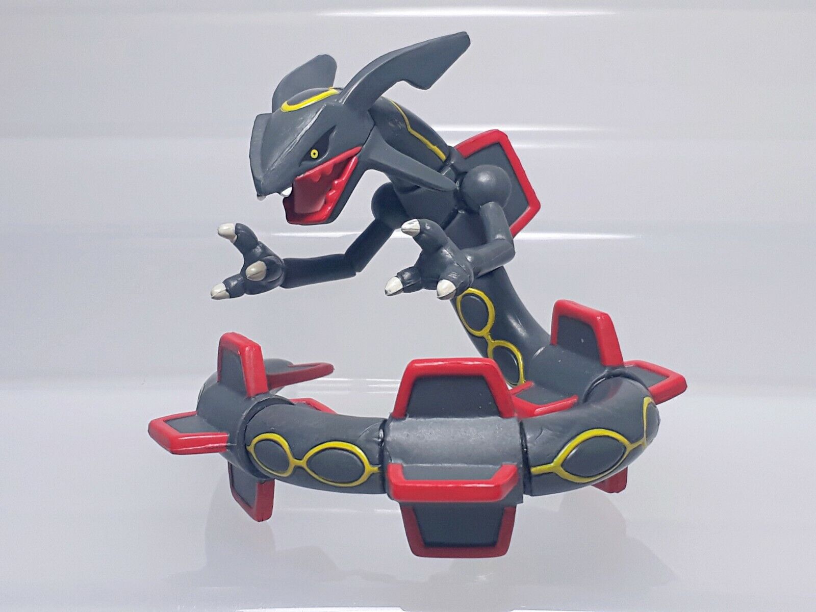 MONCOLLÉ Figure ML-31 Shiny Rayquaza, Authentic Japanese Pokémon Figure