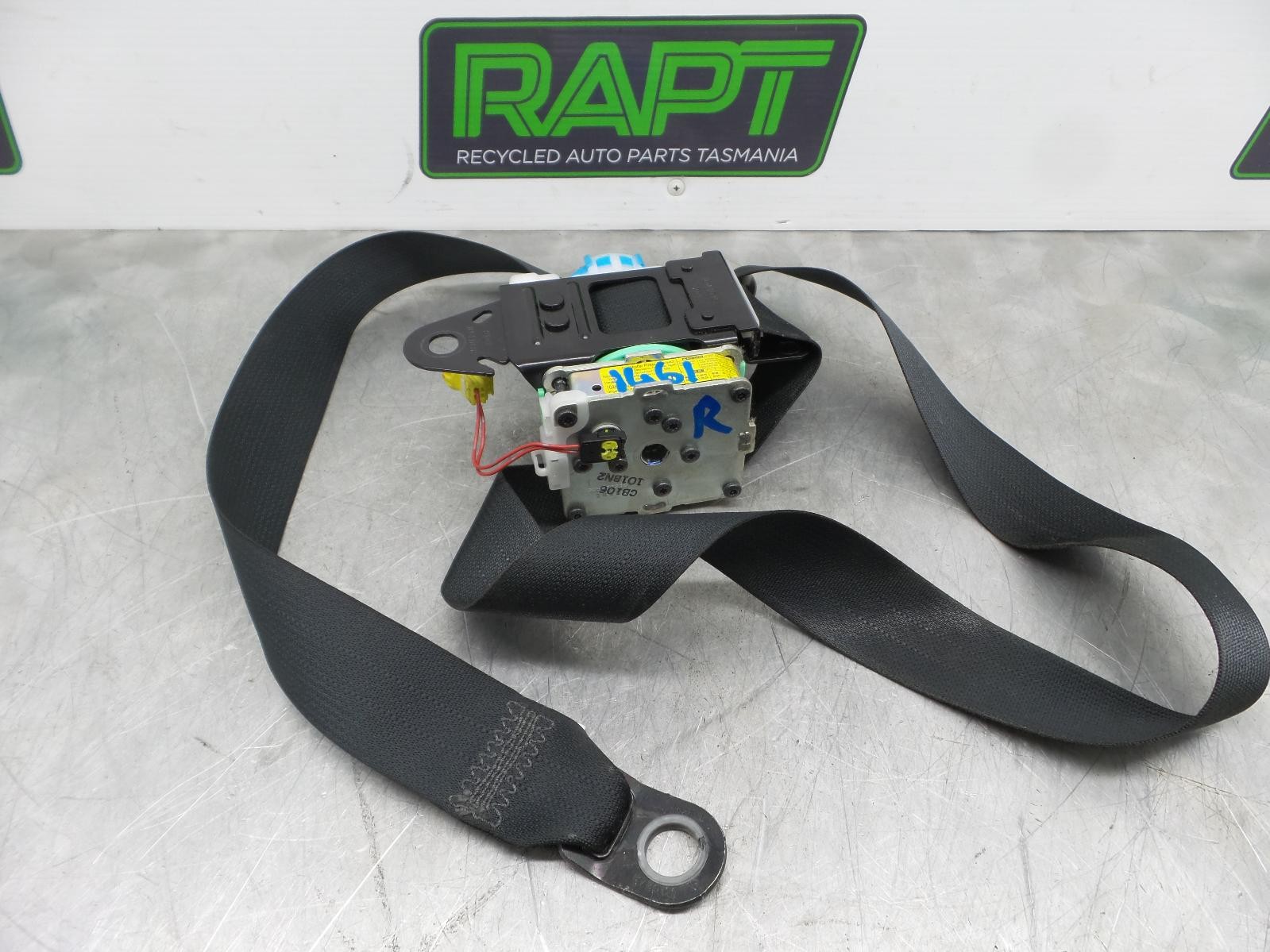 2010 Toyota Corolla RH FRONT SEAT BELT ONLY BLACK ZRE152R HATCH 03/07-12/13 image 2