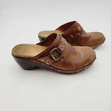 Nurture Cayman Brown Leather Comfort Clogs Mules Metal Hardware Women’s 6 M