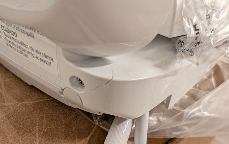 TOTO SW4735#01 Washlet S7A Bidet Toilet Seat for Rounded Toilets New But CRACKED