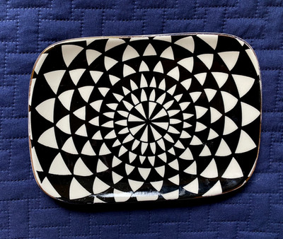 Thyme & Table Medallion Collection Stoneware Serving Plate 7 .5 Lg/5.5 W