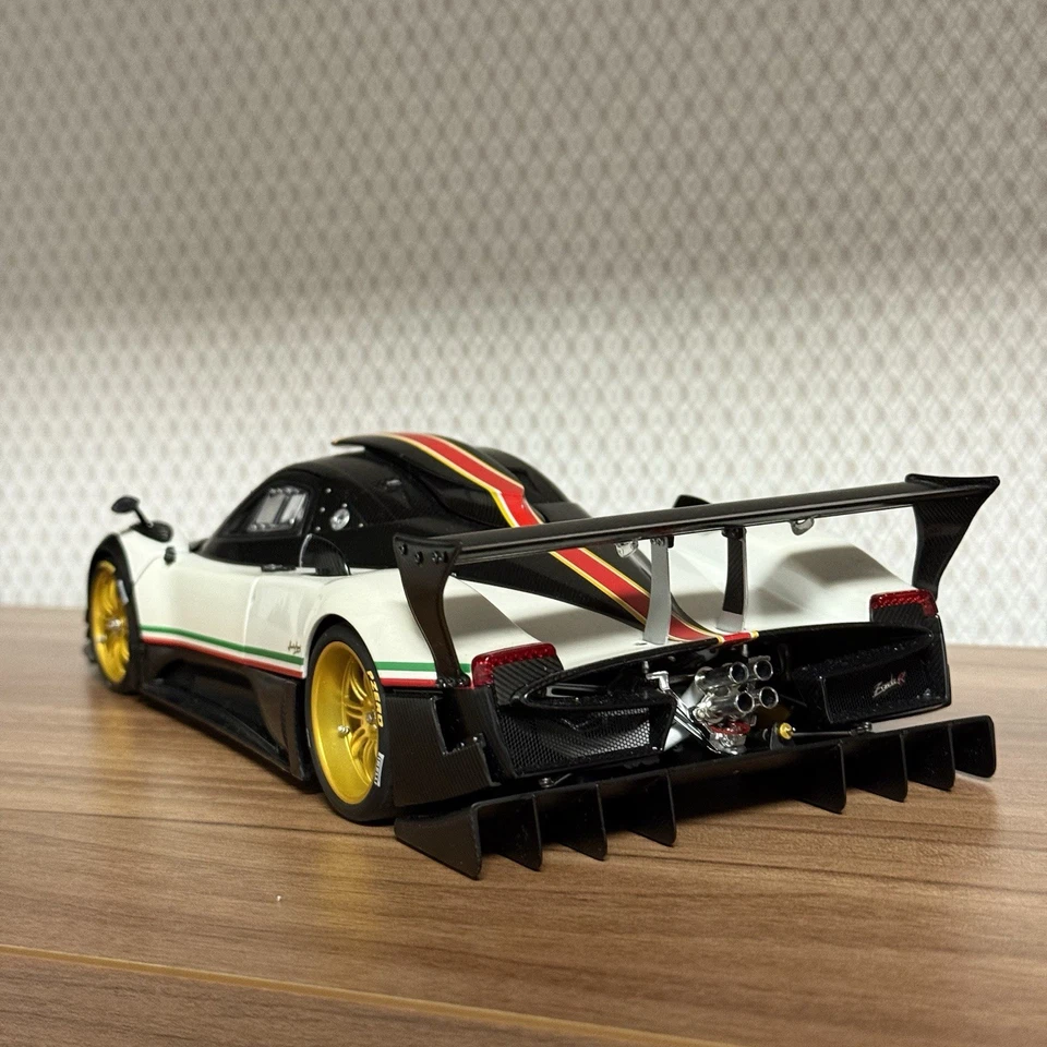 Autoart Pagani Zonda R - Image 4 of 4