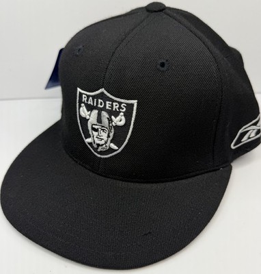 Oakland Raiders NFL Y2K All Black Fitted Hat Size 7 100% Wool Reebok On Field