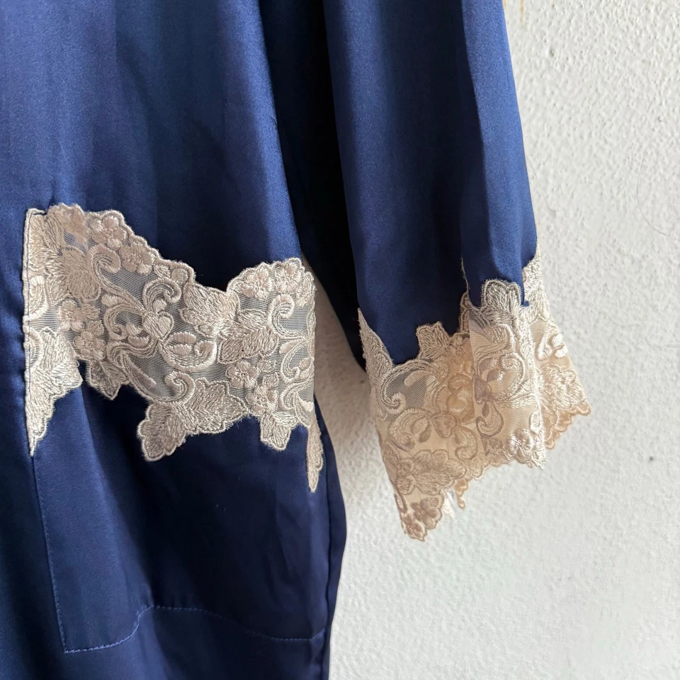 复古 90 年代缎面长袍花边装饰长丝质地板长度正装礼服 Coquette XL — 第 2/4 张图片