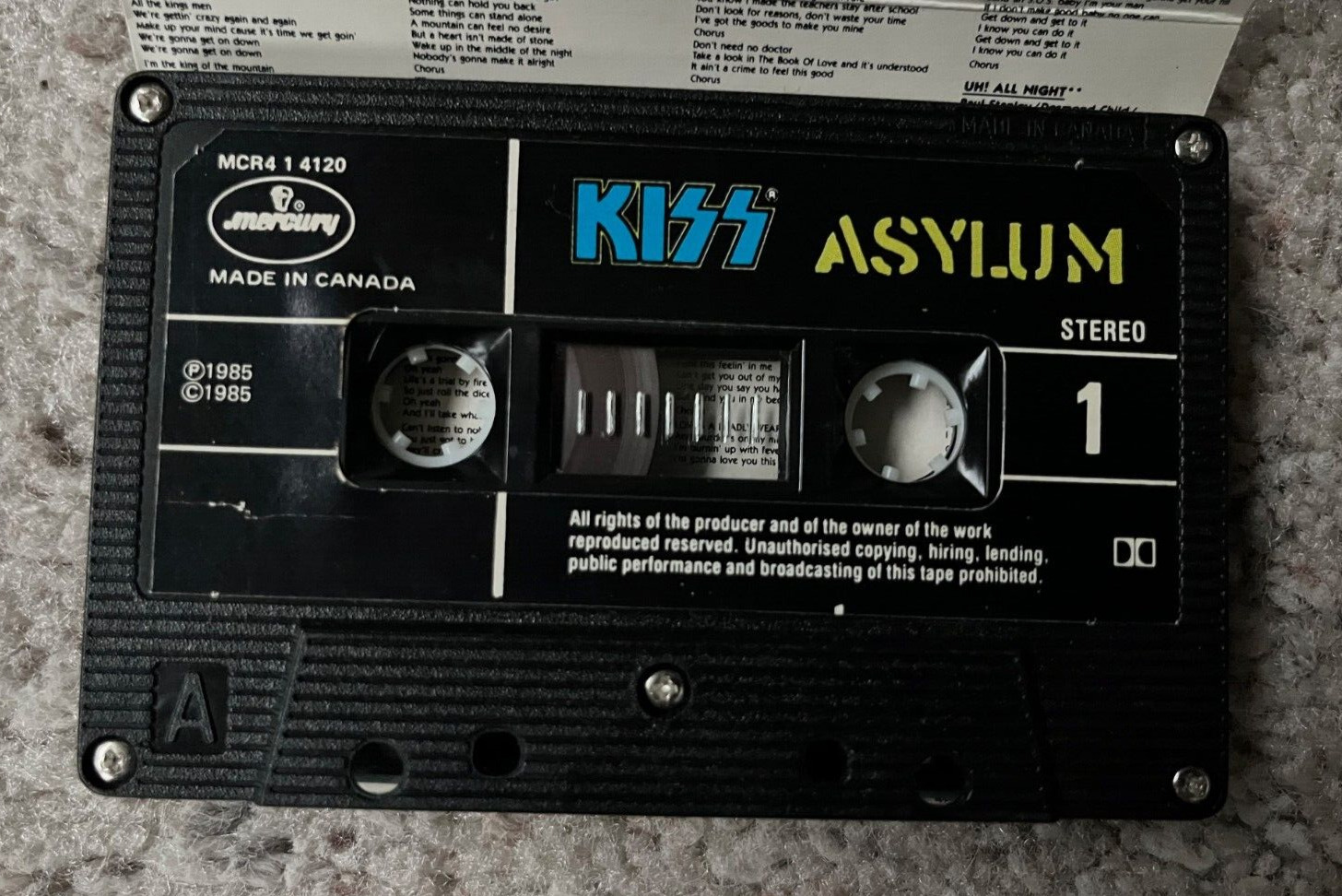 Kiss ~Original 1985 Canada Asylum "Black" Cassette, album "Play tested"  VG+/EX