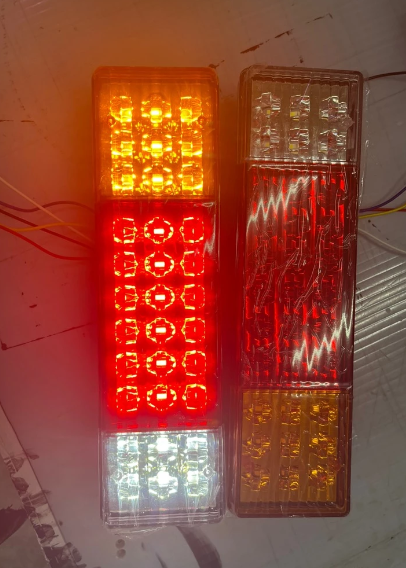 よよよS 12V LED Tail Light Rear Lamp For Suzuki Jinmy Samurai SJ410