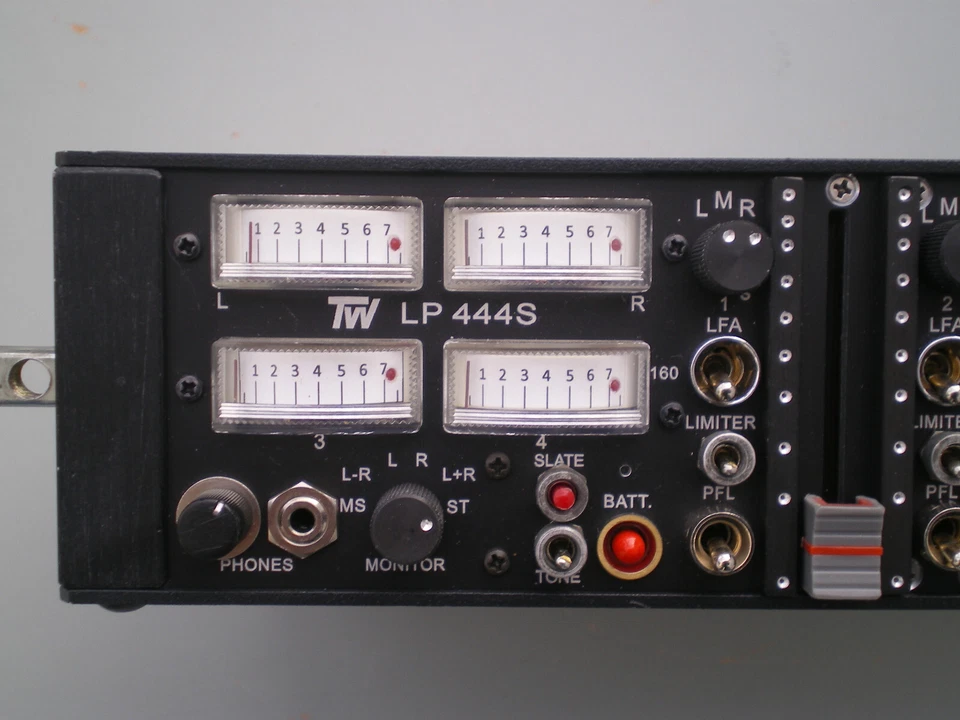 TW-LP444S  4in/4 After-Fader Out  4in/4 Pre-Fader Out  Portable ENG  Audio Mixer - Image 3 of 4