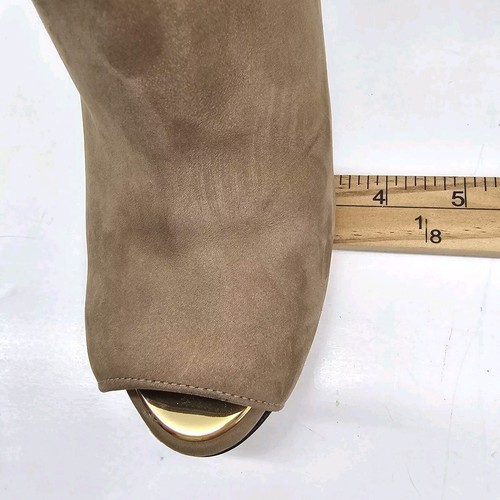 STUART WEITZMAN Size 9.5M JUMP Booties Tan Nubuck Peep Toe Gold Trimmings $498 - Picture 16 of 18