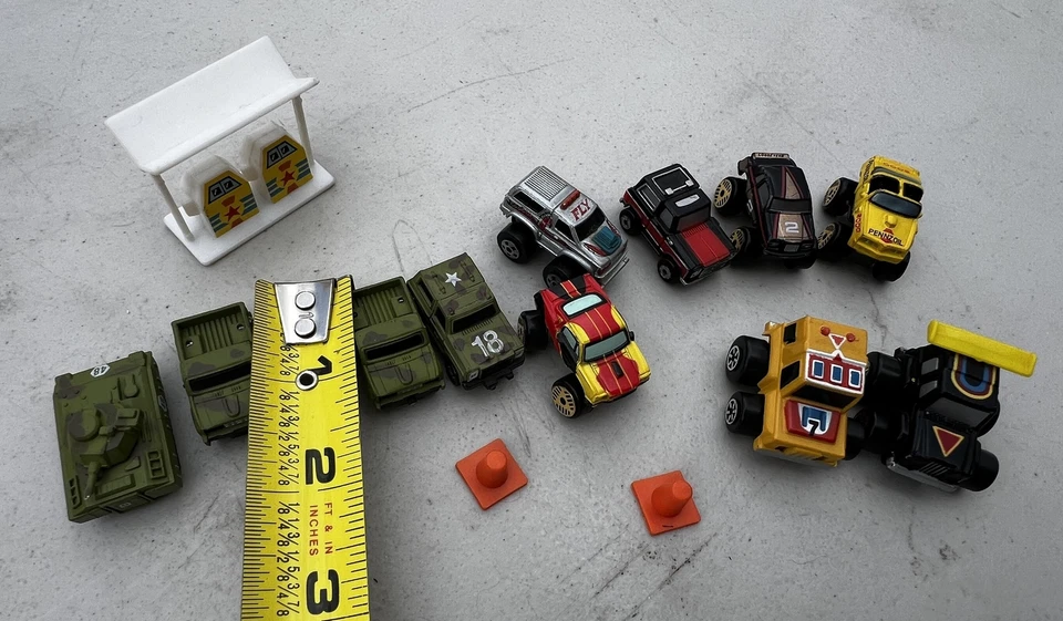 Vintage Lot of 14 Military Tank Trucks Micro Machines Monster Trucks Diecast Toy - Image 4 of 4