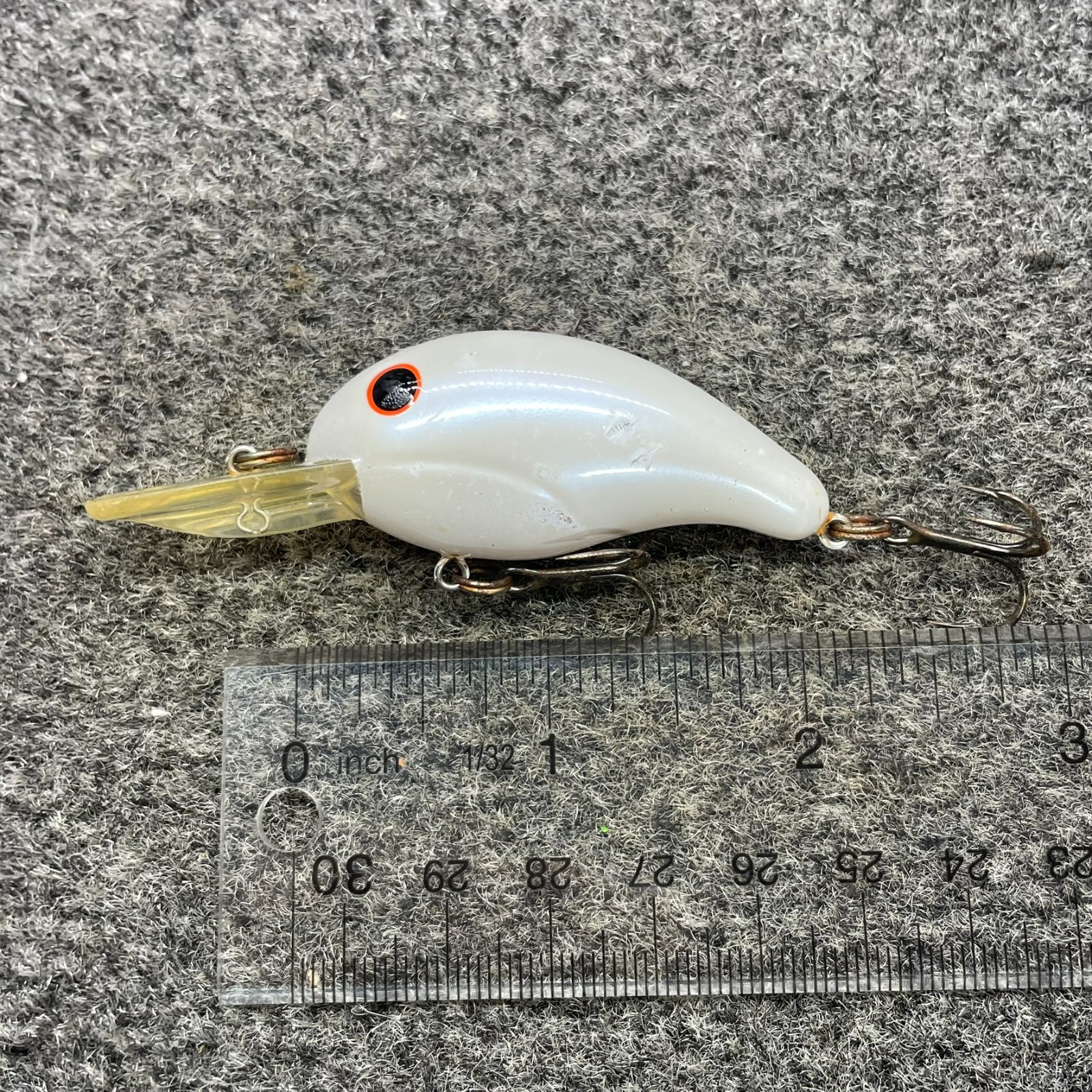 Bandit 200 Series Crankbait Fishing Lure 1/4oz 2" - 09 Pearl Red Eyes 209