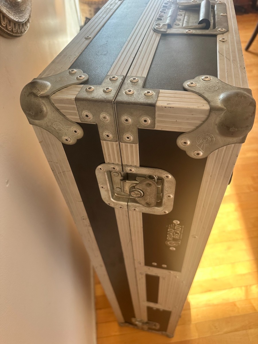 Road Ready RRDJ12W DJ Coffin Case with Wheels | Fits 2 Turntables