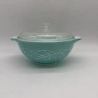Vtg Pyrex Promotional Turquoise Scroll Bowl w/Lid (Chipped) #443 2.5 QT USA