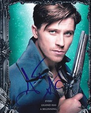 GARRETT HEDLUND SIGNED 8X10 PHOTO AUTHENTIC AUTOGRAPH PAN PETER PAN HOOK COA B