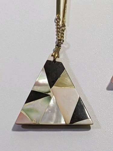 Hobe Necklace Gold Tone Chain Patented Clasp Triangle Pendant Shell Stone 1969 - Picture 6 of 12