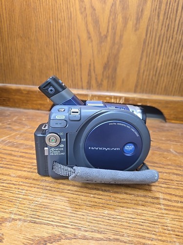 UNTESTED Sony DCR-DVD101E Handy Cam Camcorder DVD 120x Digital Zoom Blue  - Afbeelding 1 van 5