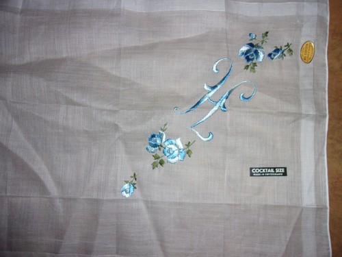 Vintage Handkerchief Embroidered Floral Pattern 14"x 14" RN 14750 - Swiss - Picture 2 of 4
