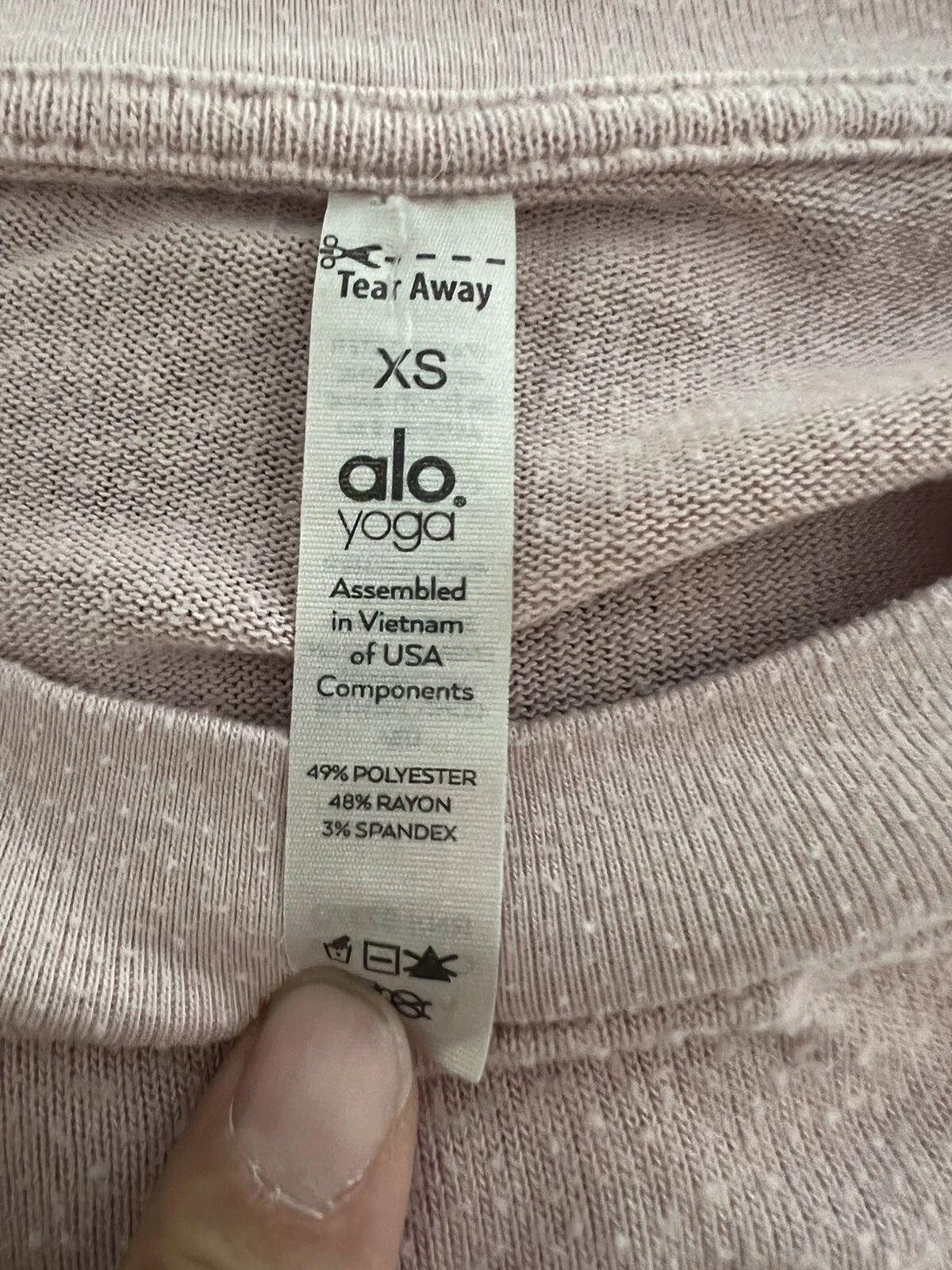 alo-yoga glimpse long sleeve light heathered split side pilling shirt