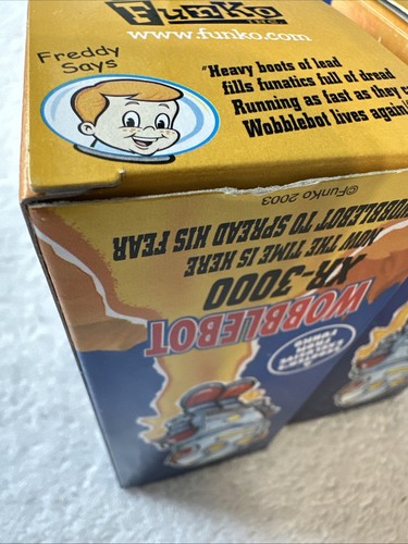 FUNKO Wobblebot XR-3000 Red & Silver Wacky Wobbler Bobblehead SCOOTERS c320 - Picture 9 of 18
