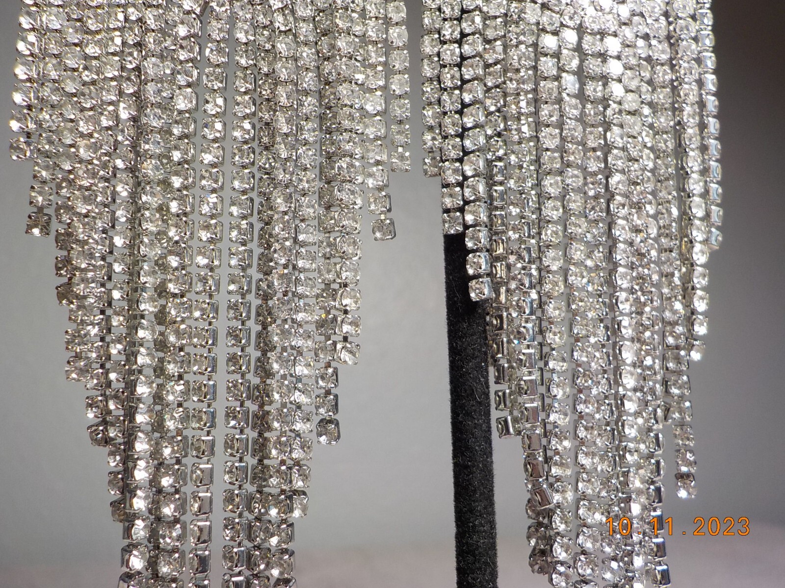 STATEMENT!! RHINESTONE STUDDED LARGE HEART STUDS … - image 5