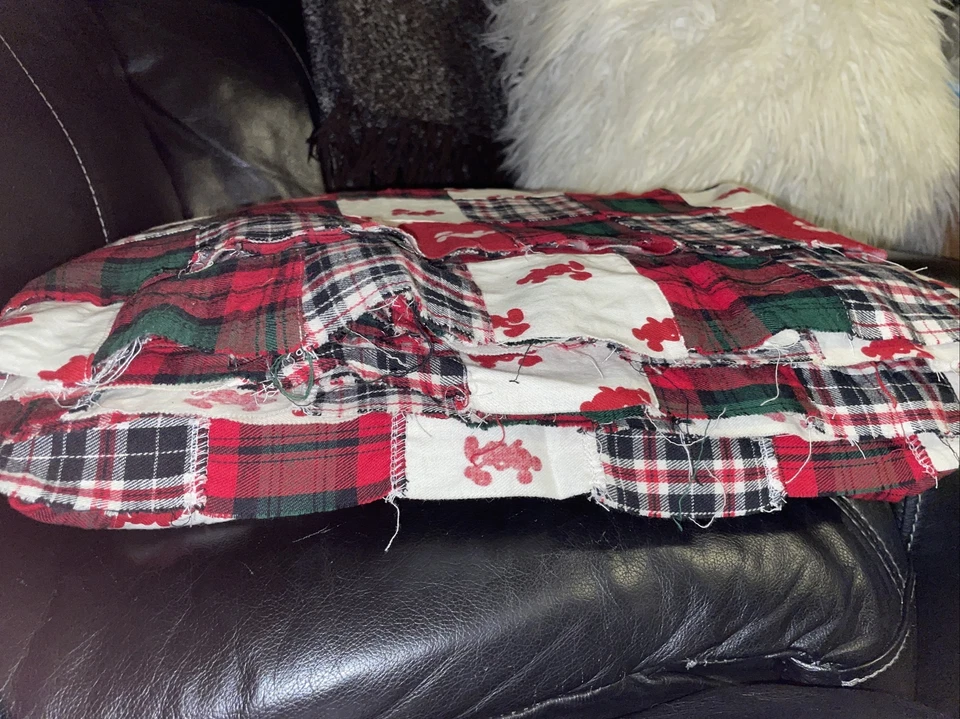 TELA DISNEY MICKEY MOUSE CUADROS 100% ALGODÓN 48X264 PIES Foto 2 de 4