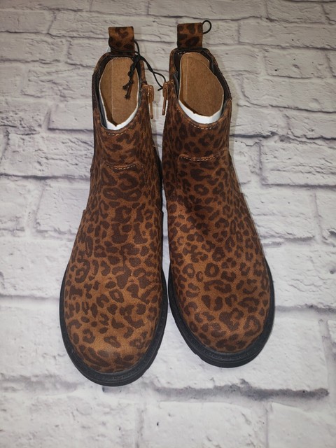 NEW Cat & Jack Girls Brown Leopard Zita Zipper Slip-On Chelsea Boots - Size 4 QN9865 NEW Cat & Jack Girls Brown Leopard Zita Zipper Slip-On Chelsea Boots - Size 4 QN9865