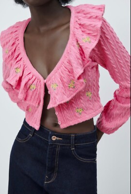 ZARA Kabelstrick Blumenrüsche Detail bestickt Strickjacke Brandneu mit Etikett Bloggers Fave S M