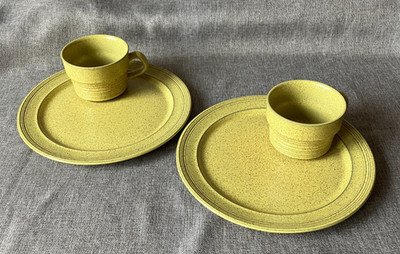 VTG Jonas Roberts Painted Sands Yellow Stone Japan Stoneware 2 Place Sets MCM
