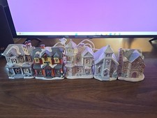 Five Christmas Village Houses with 5 Base C7 Light Cord