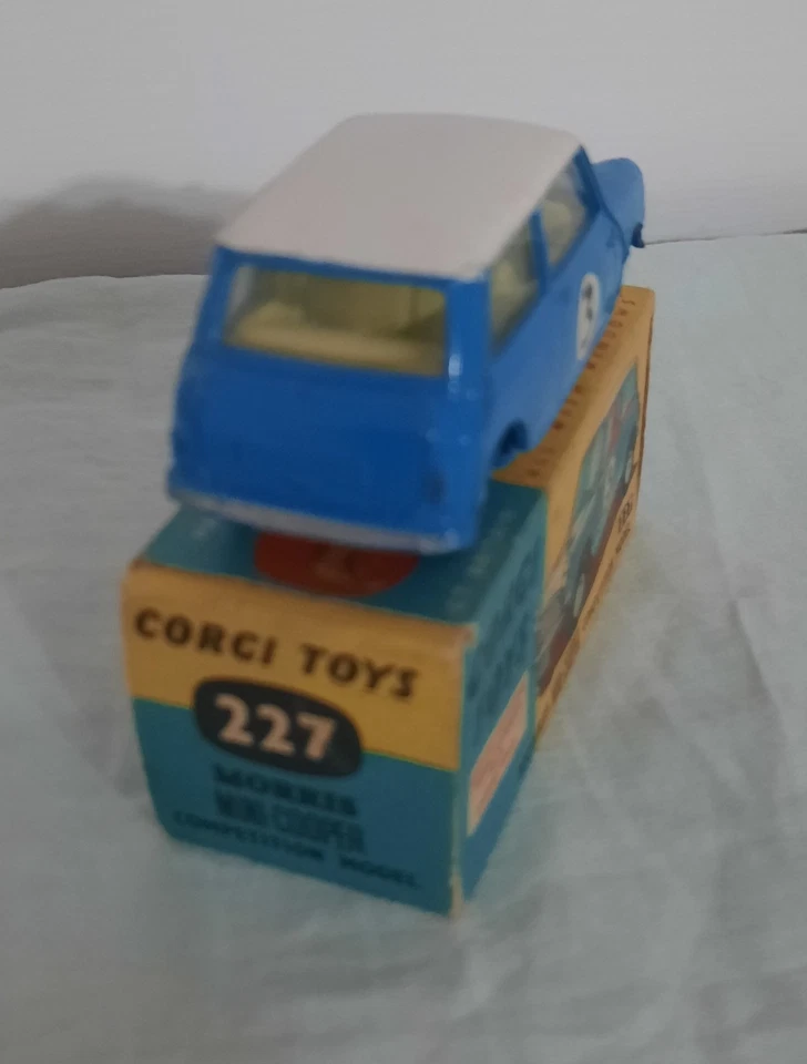 Corgi toys 227 Mini Cooper Competition with Racing Number 3 Near Mint & Boxed - Image 3 of 4
