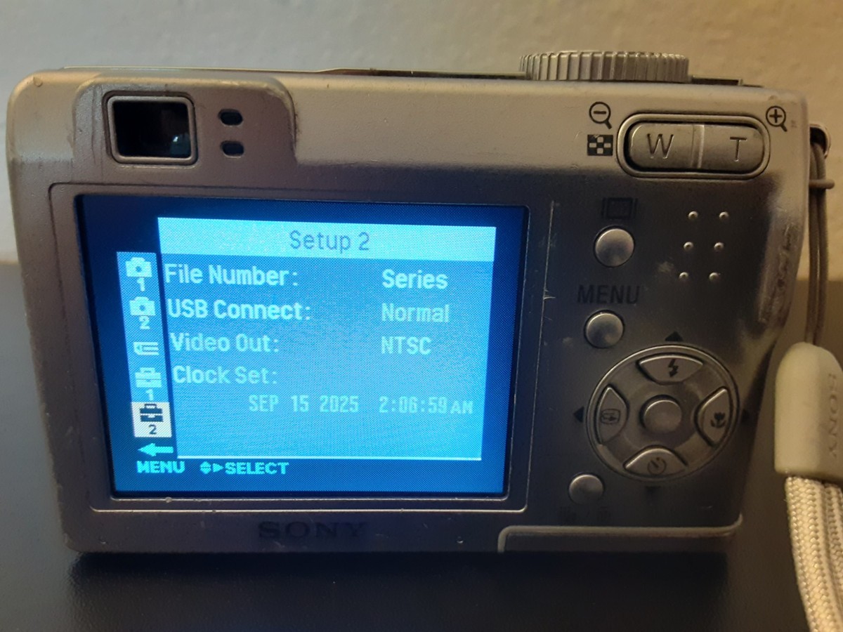 Sony Cyber Shot DSC-W5 5.1MP 3x Optical Zoom Digital Silver Camera