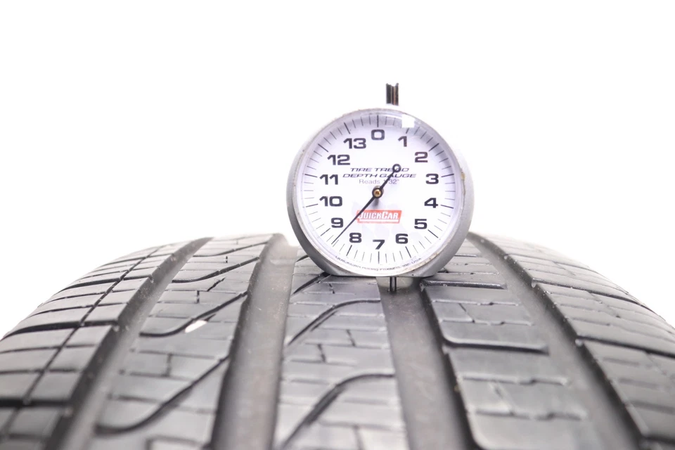 Pirelli Cinturato P7 225/40R19 usado para todas las estaciones - 93H - 8,5/32 Foto 3 de 4