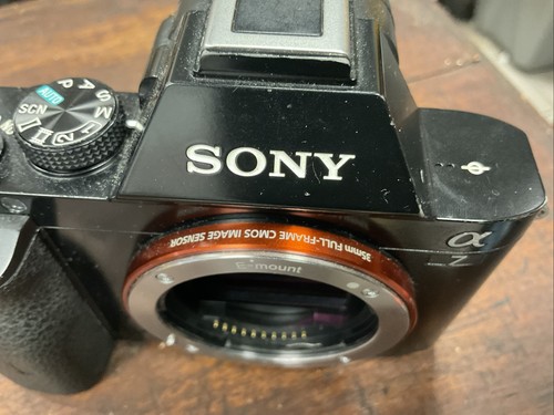 BROKEN? Sony Alpha A7 24.3 MP Digital Camera (Body Only) PLEASE READ AS IS - Picture 8 of 12