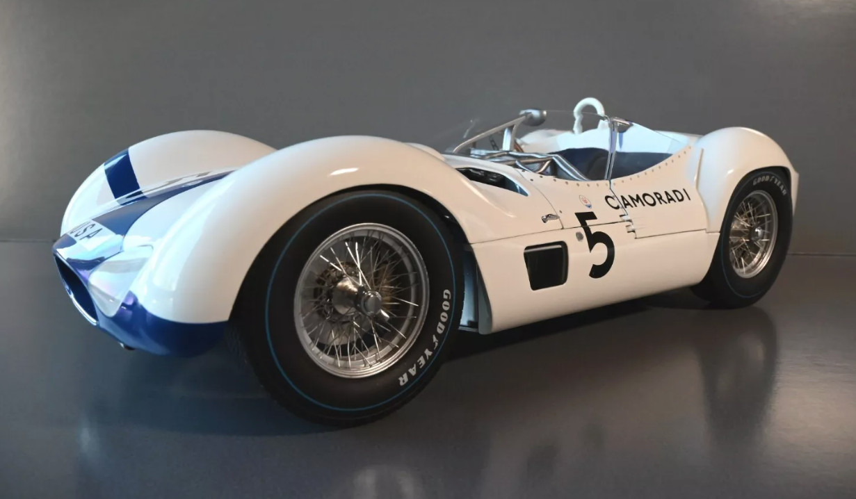 Maserati w/Engine & Wire Wheel Rims Custom Built1:12LARGE SCALE METAL BODY MODEL